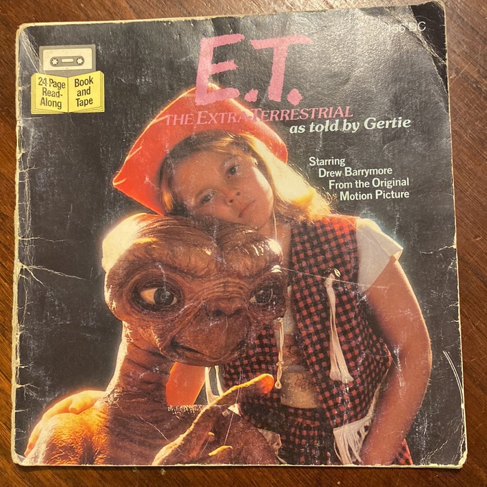 Vintage E. T. Extra terrestrial 24 page read a long book no tape included retro